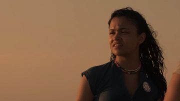 Rip Curl Navy Zip Tee worn by Kiara (Madison Bailey) in Outer Banks Season 1 Episode 1