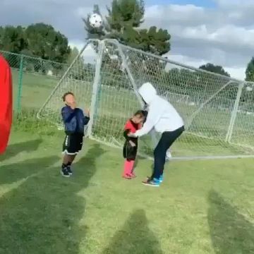 The pair of Nike Jordan 1 Retro High NC to Chi Leather worn by Chris Brown on his account Instagram @chrisbrownofficial