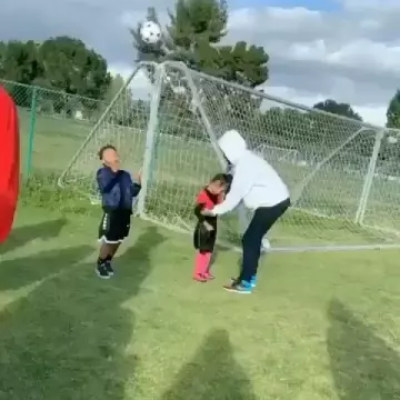 La paire de Nike Jordan 1 Retro High NC to Chi Leather portée par Chris Brown sur son compte Instagram @chrisbrownofficial