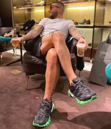 Les sneakers Balenciaga Track Black Glow-In-The-Dark portées par Maluma sur son compte Instagram @maluma