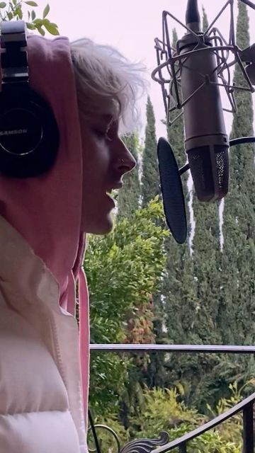 La doudoune Nasa Space Heron Preston portée par Machine Gun Kelly sur son compte Instagram @machinegunkelly