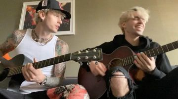 Le débardeur blanc porté par Machine Gun Kelly sur son compte Instagram @machinegunkelly