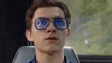 Les lunettes à verres bleus de Peter Parker / Spider-Man (Tom Holland) dans Avengers : Endgame