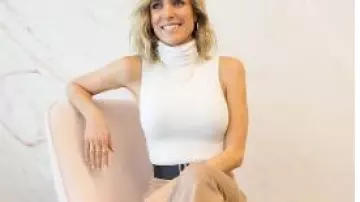 White Sleeve­less Turtle­neck Top worn by Kristin Cavallari in Very Cavallari