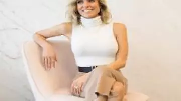 Ribbed Pen­cil Skirt worn by Kristin Cavallari in Very Cavallari