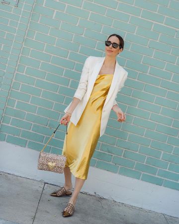 Chaqueta Linen Blend de Louise Roe en la cuenta de Instagram @itsybitsyindulgences