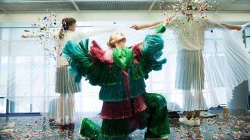 The jacket with fringes worn by Kit (Brie Larson) in the film Unicorn Store