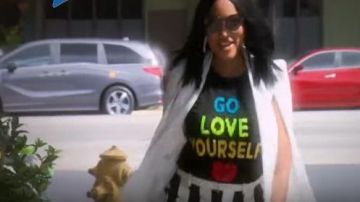 Rayé Large-Jambe Pantalon porté par Garcelle Beauvais Au Real Housewives de Beverly Hills Saison 10 Épisode 2