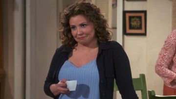 Pan­el Shirt Black worn by Penelope Alvarez (Justina Machado) in One Day at a Time Season 4 Episode 5