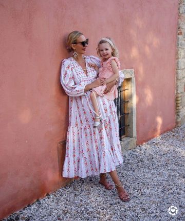 Sandalia deslizante inteligente de Hannah Strafford-Taylor en la cuenta de Instagram @hannahstraffordtaylor