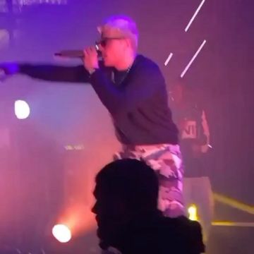 La pantalon treillis militaire porté par PLK sur le compte Instagram de @plkvie 