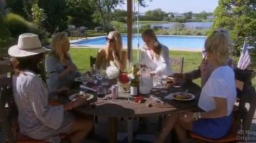 Blue High Waisted Shorts worn by Tinsley Mortimer in The Real Housewives of New York City Season 12 Epiaode 4