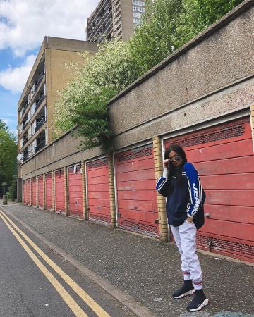 La paire de Balenciaga Trainer Speed Noir portée par Mabel sur son compte Instagram @mabel