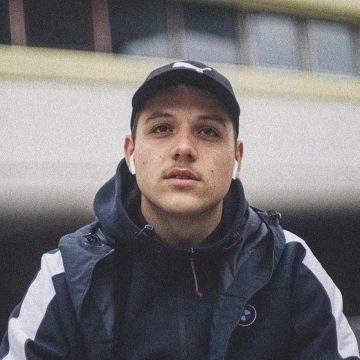 La casquette de baseball Puma portée par PLK sur le compte Instagram de @plkfaan 