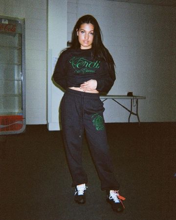 La paire de Nike Air Va­por­Max Off-White portée par Mabel sur son compte Instagram @mabel