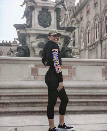 La casquette Gucci de base-ball avec détail bande Web portée par Mabel sur son compte Instagram @mabel