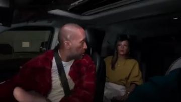 Jaune Fond Sweat-shirt porté par Joya Barris (Rashida Jones) dans #blackAF Saison 1 Épisode 2