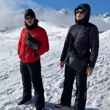 Les lunettes de soleil Wayfarer Ray-Ban portées par PLK sur le compte Instagram de @_plkpb 