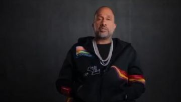 Sudadera con capucha black zip usada por Kenya Barris (Kenya Barris) en #blackAF Temporada 1 Episodio 5