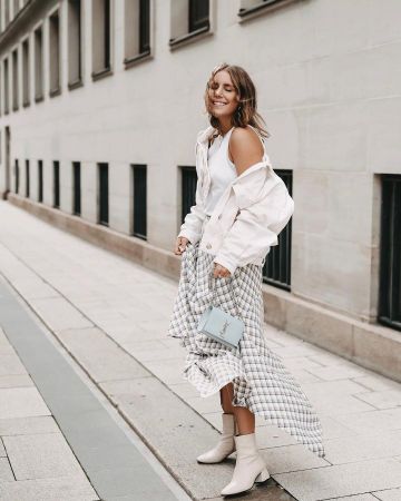 Cor­duroy Over­shirt of Maike on the Instagram account @shoppisticated