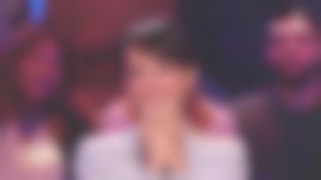 The pull silver with buttons Balmain worn by Sonia Rolland in The children of the tv