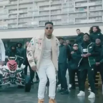 La veste en denim à broderies Gucci portée par Niska sur son compte Instagram @niska_officiel