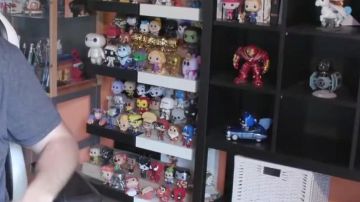 La figura Funko Pop de Mystique en los X-Men de LinksTheSun en su video The Resurrected Fiend - WrestleMania 36 Review