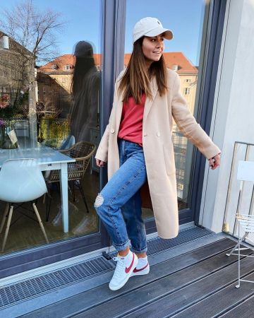 The white cap Ralph Lauren Veronique Sophie on his account Instagram @veroniquesophie