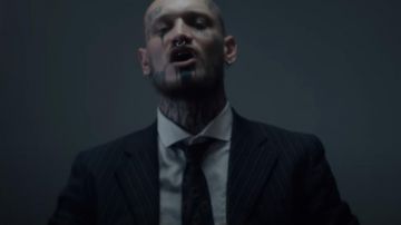 The suit jacket worn by Reta in her video clip Apparently
