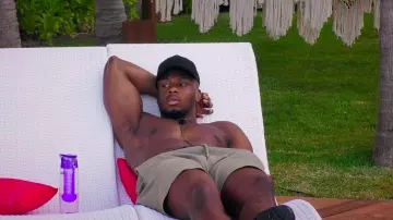 Shorts in jersey mid-to-long-khaki worn by Kelz in Seduction High Voltage