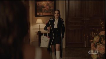 Versace Blazer Robe portée par Fallon Carrington (Elizabeth Gillies) dans Dynastie (S03E18)