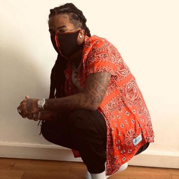 The shirt and bandana worn by Kalash on his account Instagram @kalash972