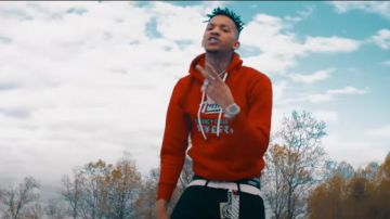 Blanc cassé de la Pendaison Ceinture de Chaîne portés par Stunna 4 Vegas dans son Freestyle vidéo Officielle