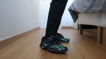 Les sneakers Nike Zoom Streak Spectrum Plus Supreme Black de Laroutineyt dans sa vidéo YouTube All my Sneakers !