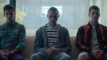 Tommy Hilfiger Striped White, Black, Yellow T-Shirt worn by Ander (Arón Piper) in Elite (S03E05)