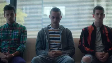 Tommy Hilfiger Striped White, Black, Yellow T-Shirt worn by Ander (Arón Piper) in Elite (S03E05)