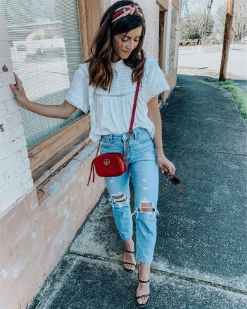 Levi's Crop Jeans of Grace on the Instagram account @pinesandpalms3