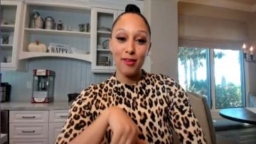 Alice + Olivia De­lo­ra Leop­ard Dress of Tamera Mowry on The Real (2013) April 24, 2020