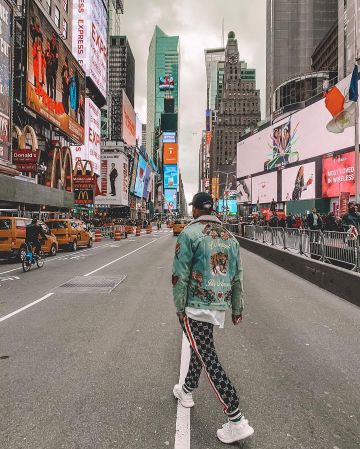 El par de Yeezy Boost 350 V2 Cream/Triple White que lució Thibault García en su cuenta de Instagram @thibaultgarcia