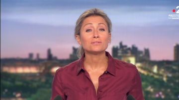 The shirt Itself Paris bordeaux de Anne-Sophie Lapix in The Log 20 hours of France 2 of 27 04 2020