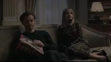 En Daim noir Pompes porté par Ainsley Whitly (Halston Sage) dans le Fils Prodigue de la Saison 1, Épisode 20