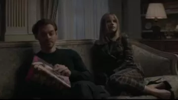 Vérifié Blazer porté par Ainsley Whitly (Halston Sage) dans le Fils Prodigue de la Saison 1, Épisode 20