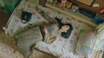Black Bag worn by Koo Seo Ryeong (Jung Eun-chae) in The King: Eternal Monarch Episode 3