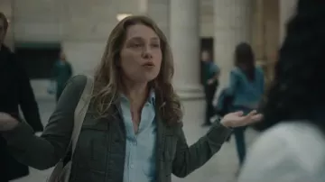Ingrid Chambray Shirt porté par Ruby Richardson (Merritt Wever) en Exécution de la Saison 1 Épisode 3