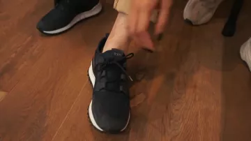 The pair of sneakers tod's black worn by Hugo Posay in the video I re-look HUGOPOSAY | Maile Akln