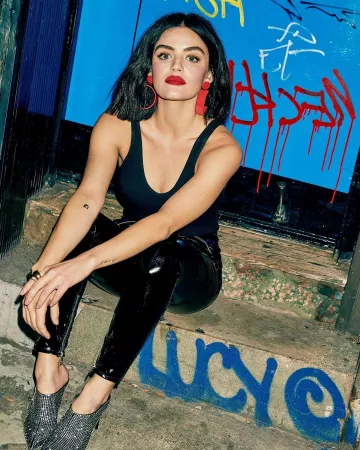 Pantalones Rta Diavolina usados por Lucy Hale en su cuenta de Instagram @lucyhale