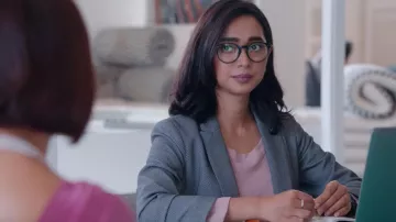 Eyeglasses round Damini (Sayani Gupta) in Four More Shots Please (S01E01)
