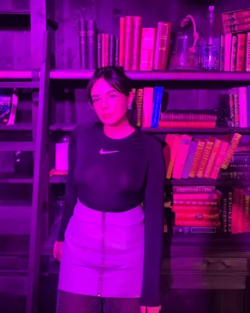 Le t-shirt à manches longues Nike porté par Agathe Auproux sur son compte Instagram @agatheauproux
