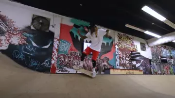 Vans Authentic en Damier Noir/True White porté par Lil Wayne dans ce Piano Piège et Pas Moi (official Music Video)