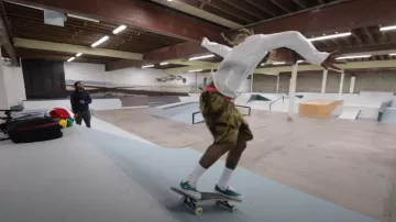 Vans Era TC Tide pool Green White Sneak­ers worn by Lil Wayne in his Piano Trap & Not Me (Official Music Video)